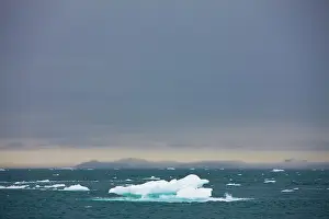 Icefield: Norway, Svalbard, Nordaustlandet, Iceberg
