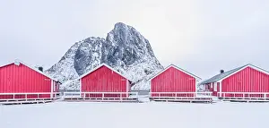 Cabin: Norwegian Red Cabin accommodation in the Lofoten