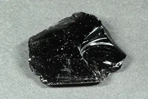 Aphanitic: Obsidian