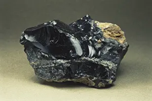 Glassy: Obsidian