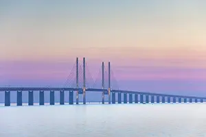 Cable: Oeresund railway and dual carriageway bridge-tunnel