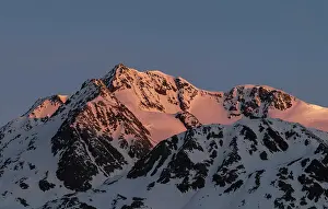 Vent: The Oetztal Alps during winter with ice