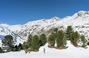 Vent: Oetztal Alps during winter with ice and