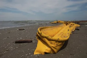 Barriers: Oil Barriers Placed on Beach