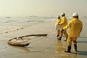 Huntington: Oil Spill Cleanup
