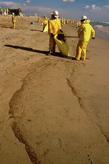 Huntington: Oil Spill Cleanup