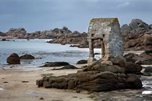 Ploumanach: Old Chapel on coastline, Ploumanach, Brittany, France