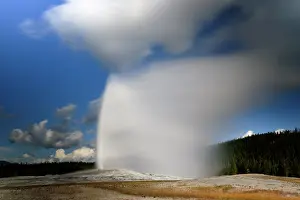 Eruption: Old Faithful geyser erupting