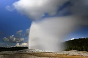 Eruption: Old Faithful geyser erupting, USA, Wyoming, Yel