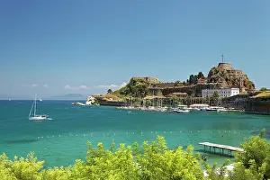 Monuments: Old fortress, Palai&, xf3; Fro&, xfa;rio, with harbor