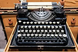 Mcroberts: Old French typewriter