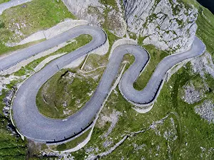Winding: Old Gotthard Pass, old pass road in Val Tremola