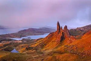 Trotternish: Old Man of Storr - view towards famous rock formation