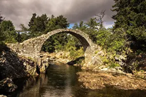 Skye: Old Stone Bridge, Highlands, Carrbridge, Cairngorms