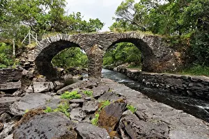 Highway: Old stonebridge at place called meeting of the waters
