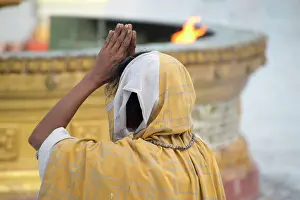 Prayer: Old woman