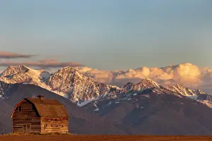 Wooden: Old wooden barn with Mission Mountains near Pablo