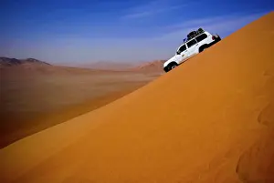 Oman: Oman, Rub Al Khali desert, driving on the