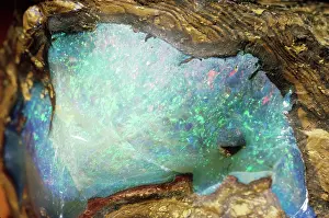 Dioxide: Opal from Australia
