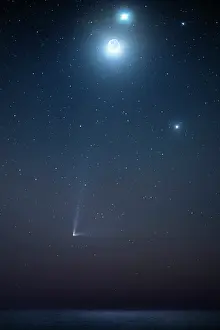 Comet: In order from the top: Venus; Regulus; Moon; Jupiter;
