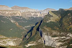 Perdido: Ordesa Valley - Ordesa y Monte Perdido National Park
