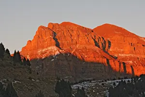 Ordesa: Ordesa Valley - with sun setting
