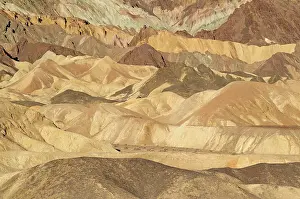 Team: The otherwordly badlands of Twenty Mule Team Canyon
