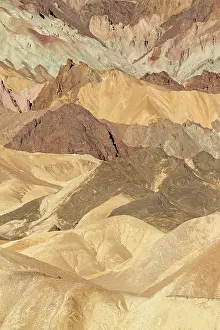 Team: The otherwordly badlands of Twenty Mule Team Canyon