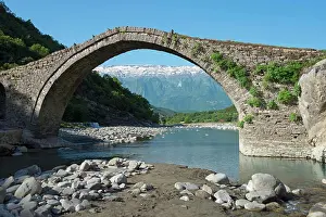 Albania: Ottoman stone arch bridge Ura e Katiut, Lengarica
