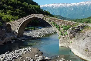 Albania: Ottoman stone arch bridge Ura e Katiut, Lengarica