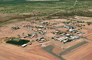 Diamantina: The outback town of Birdsville with the Diamantina