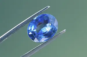 Oval: Oval cut sapphire