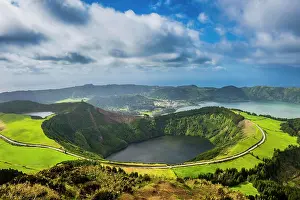 Kettle: Overlook over the Sete Cidades crater, Island of
