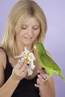 Albifrons: Owner with White-fronted Amazon Parrot