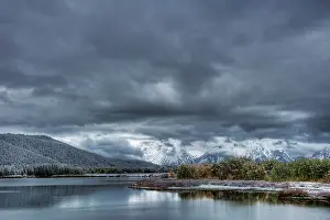 Tetons: Oxbow Bend with Autumn (Fall) colour and early snow