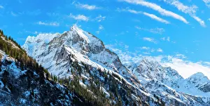 Groer: Oytal in winter, behind Himmelhorn, 2113m, and Gro&, x7e5;r