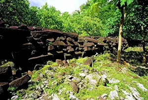 Fortresses: Pahn Kadira, with the residential complex of the