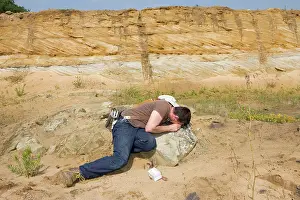 Quarry: Paleontology / Palaeontology - Eric Depre observing