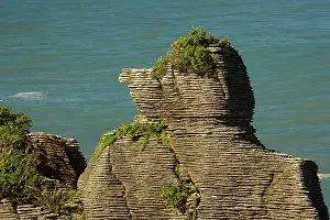 Pancake: Pancake Rocks - famous flat limestone rock formations