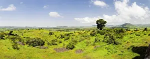 Fertile: Panorama Landscape between Gonder and Lake