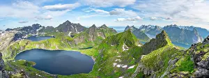 Lofoten: Panorama, mountain landscape with steep rocky peaks