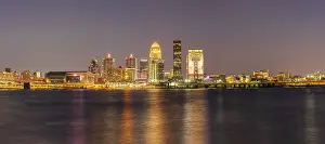 Kentucky: Panoramic of Louisville skyline at dusk, Louisville