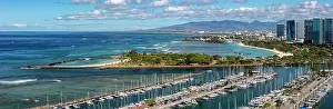 Hawaii: Panoramic view over Ala Moana Beach and Magic Island