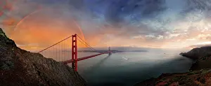 Landmarks: Panoramic view of the Golden Gate Bridge with a