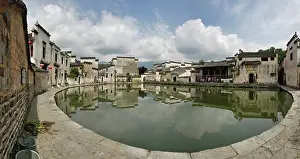 Hong: Panoramic view of Half Moon Pond, Hong Cun