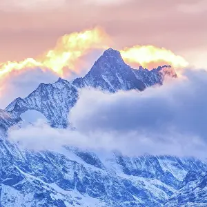 Break: Panoramic view, Swiss Alps mountain, Jungfraujoch