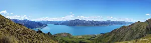 Wanaka: Panoramic views of Lake Wanaka and the mountains