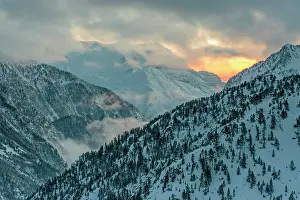 Sergio Arias: Panticosa snowy mountains at sunset Huesca, Spain
