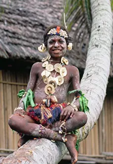 Necklace: PAPUA NEW GUINEA - boy from Krambit Village