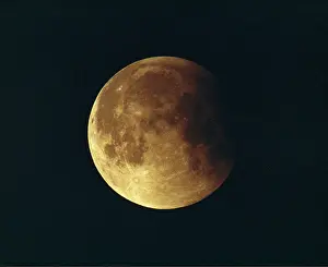 Sinister: Partial lunar eclipse of the moon - 15 June 1992